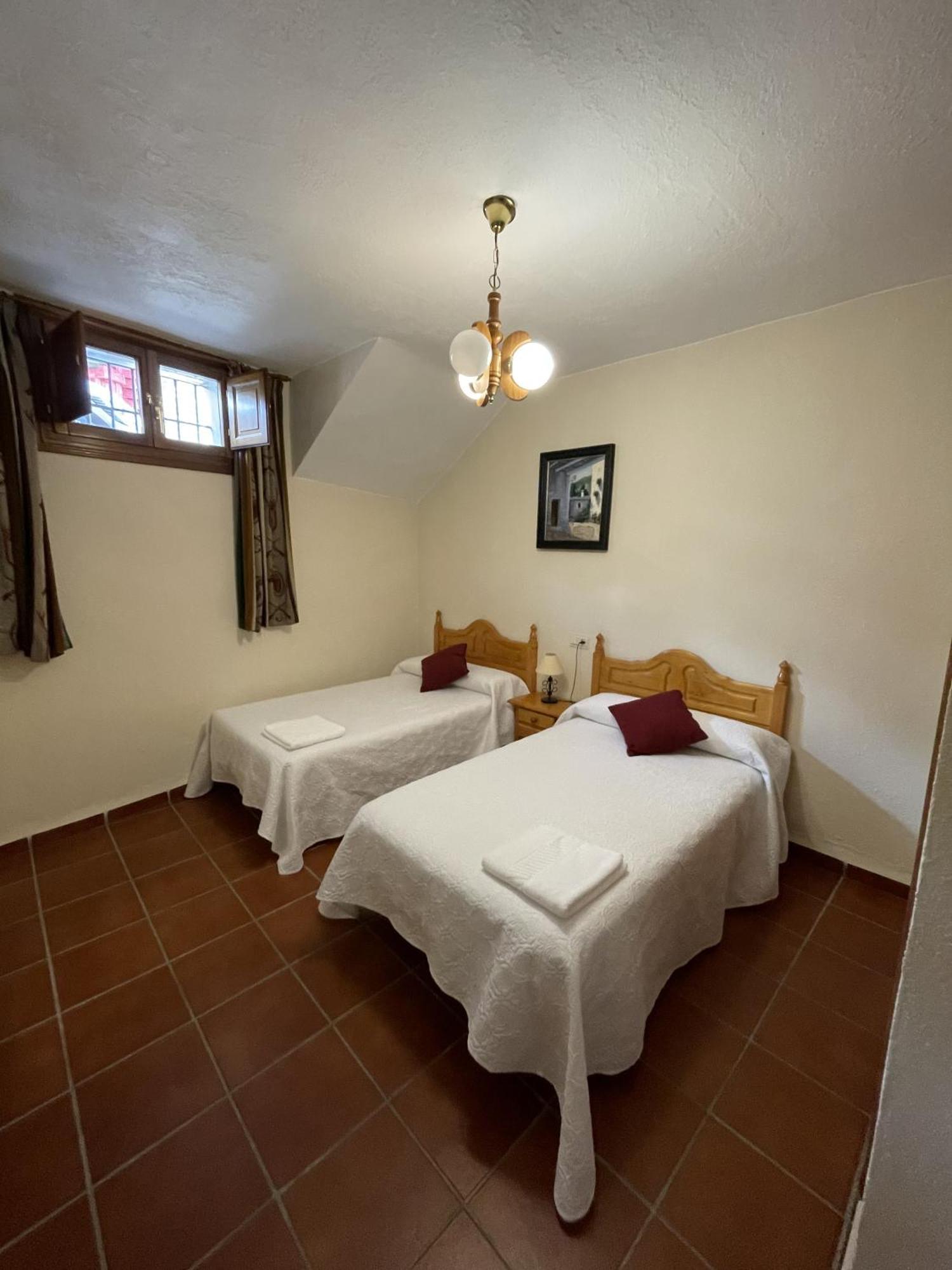 Apartamentos Rurales Las Chimeneas กาปีเลย์รา ภายนอก รูปภาพ